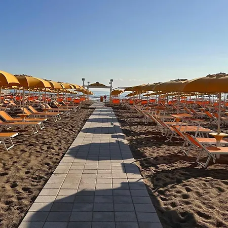 Mon Cheri Отель 3*