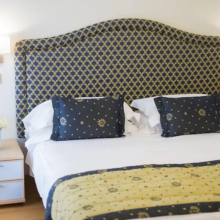 Mon Cheri Отель 3*