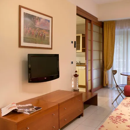 Отель Mon Cheri Риччоне