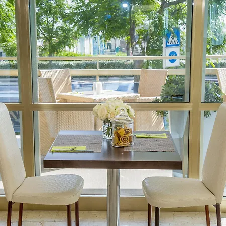 Отель Mon Cheri