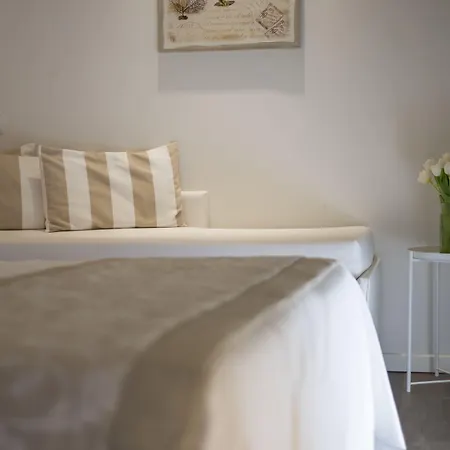 Ξενοδοχείο Mon Cheri 3*